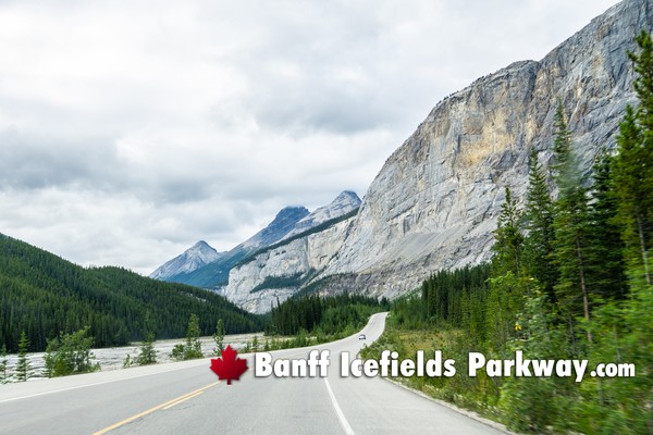 Icefields Parkway During December